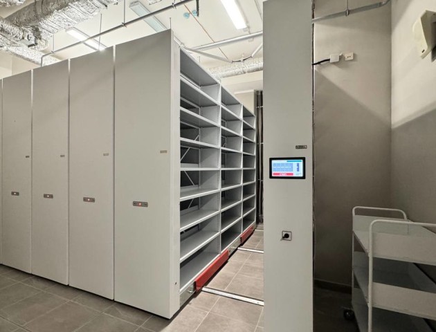 Стеллажи с электроприводом 